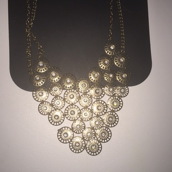 Fashion Jewelry Necklace - Picture 2 of 7